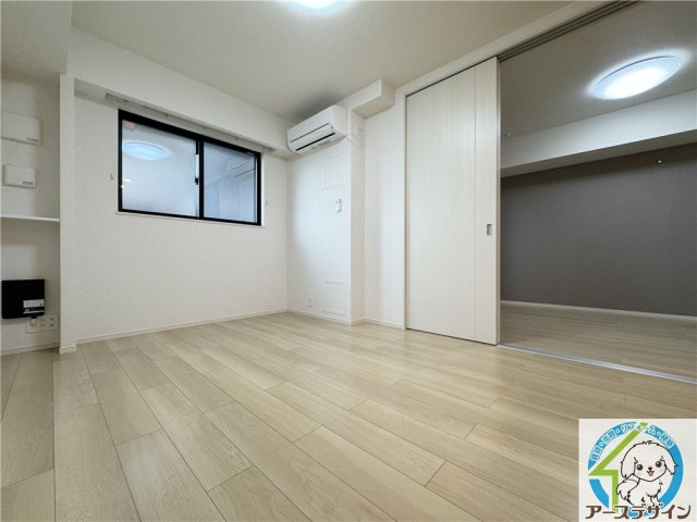 ヴィヴァレス松ノ内の居間・リビング