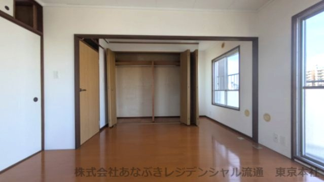 飯能マンションB棟の洋室