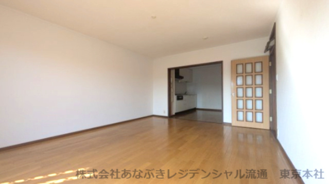 飯能マンションB棟の居間・リビング
