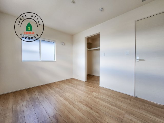 大野城市つつじヶ丘3丁目第1-2棟（2号棟）の洋室|採光良好な洋室は全居室、複層ガラスの遮熱効果と断熱効果で、一年中快適に過ごせます。