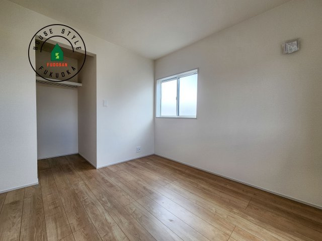 大野城市つつじヶ丘3丁目第1-2棟（2号棟）の子供部屋|穏やかな光が差し込む室内には、穏やかな時間が流れます。