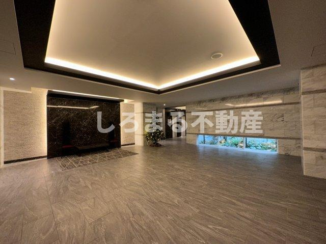 スプランディッド九条駅前のロビー