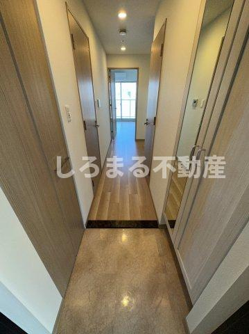 スプランディッド九条駅前の玄関