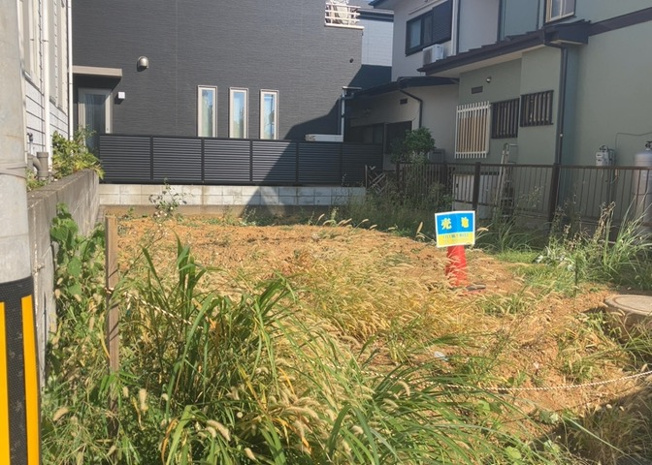 【外観】 | 隣家の土地はどうなっているのか、生活利便施設が近くにあるのか、学校まで近いかなど、お客様のライフスタイルにあわせたイメージが重要です。また、近くにあると困る施設が近くにないかも確認するといいでしょう。