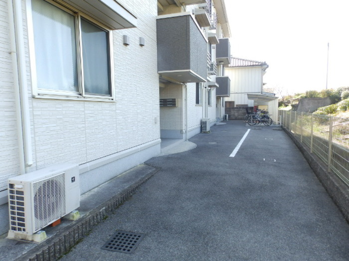 コモド伊勢崎Ⅱのその他共用部分|北側通路