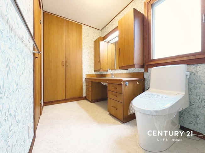 【トイレ】 | 東急田園都市線「たまプラーザ」中古戸建 | ゆったりとした空間のトイレです