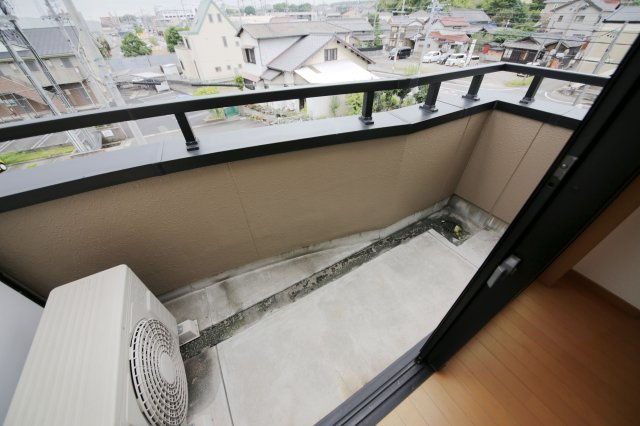 コスモなかねのバルコニー|別号室の写真となります