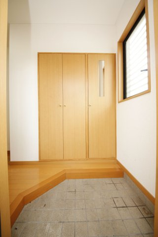 コスモなかねの玄関