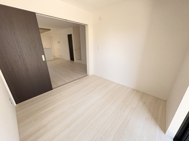 神戸市垂水区神陵台8丁目新築戸建の洋室