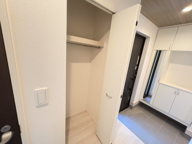 神戸市垂水区神陵台8丁目新築戸建の玄関