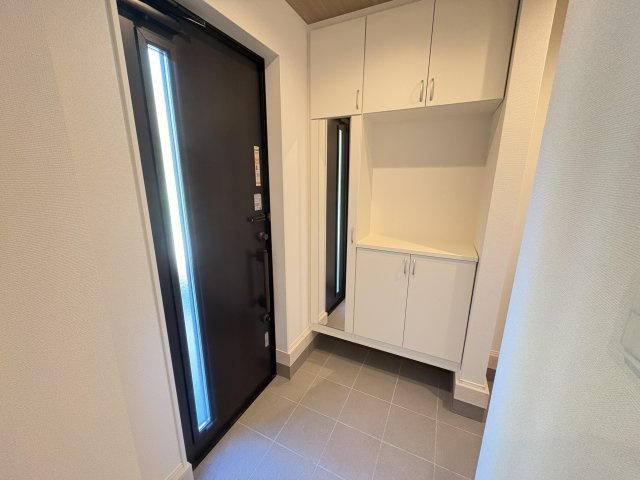 神戸市垂水区神陵台8丁目新築戸建の玄関