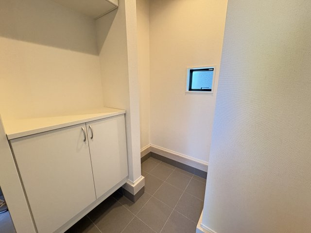 神戸市垂水区神陵台8丁目新築戸建の玄関