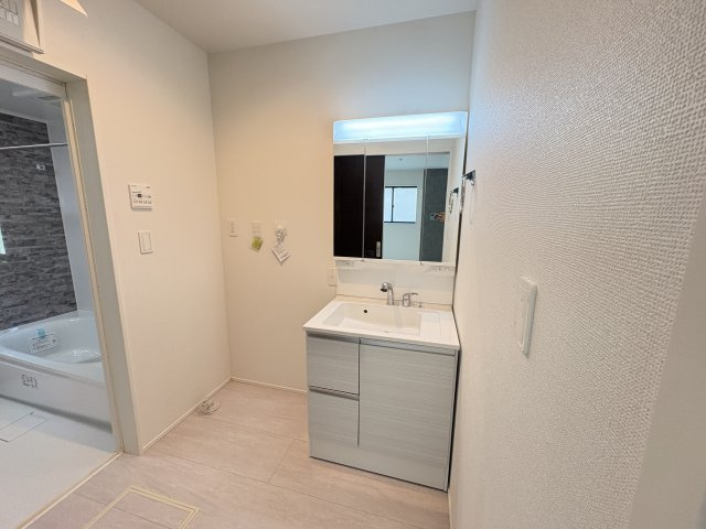 神戸市垂水区神陵台8丁目新築戸建の独立洗面台