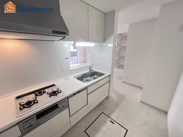 明石市大久保町大窪　中古戸建の寝室|2階の洋室6帖でございます。全居室収納ございますのでご家族様で便利にご使用いただけます