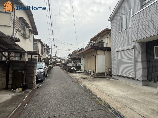 明石市大久保町大窪　中古戸建の前面道路含む現地写真|●年中無休：当日予約可●前面道路は63.6mです。交通量は少なく安心です！
