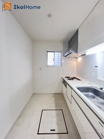 明石市大久保町大窪　中古戸建のキッチン|●年中無休：当日予約可●食洗器付きのキッチンになります。食器洗いの作業が楽になり非常に便利です。						