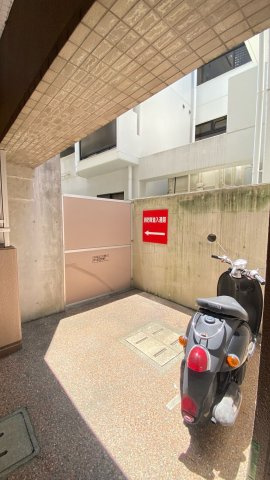 プリオーレ苦楽園のその他共用部分|バイク置場