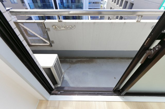 コスモリード篠崎駅前のバルコニー