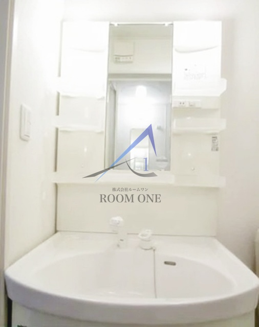 ベルファミーユの洗面所|独立洗面台です。