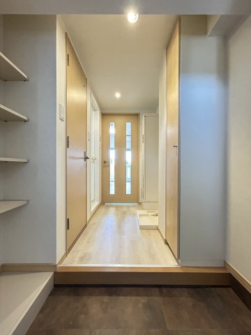 アンセラジオ新越谷の玄関