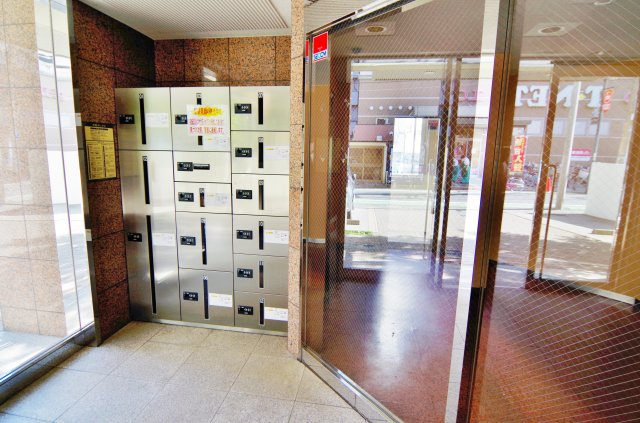 アンセラジオ新越谷のエントランス