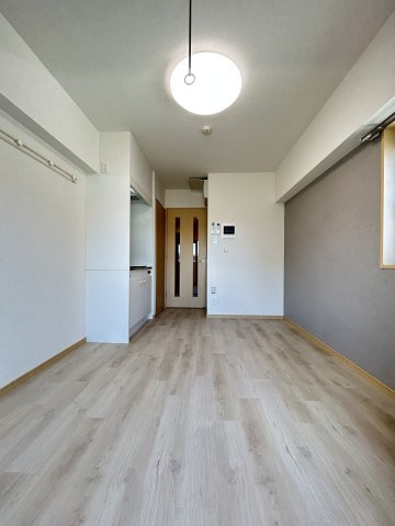 アンセラジオ新越谷の居間・リビング