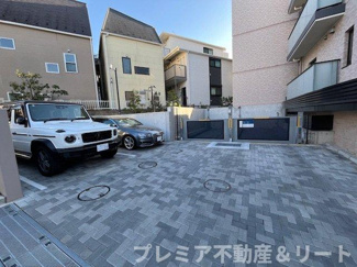 【駐車場】