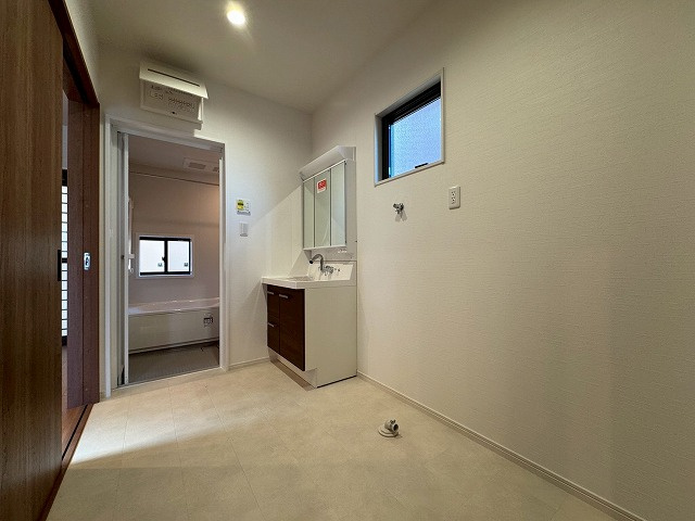 【ランドリースペース】 | 南区市崎2丁目新築