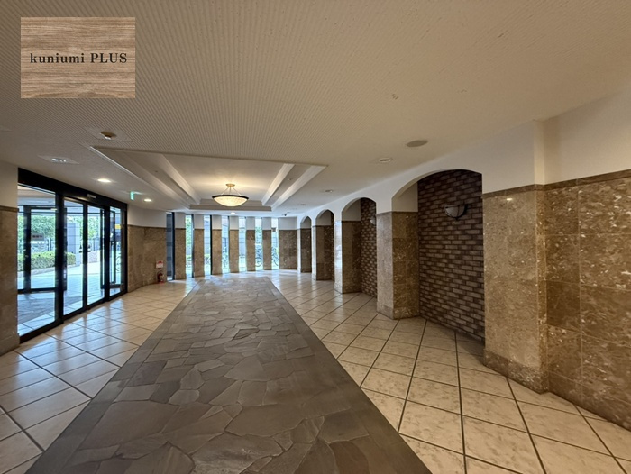 アンビエント京橋グランマージュのエントランス