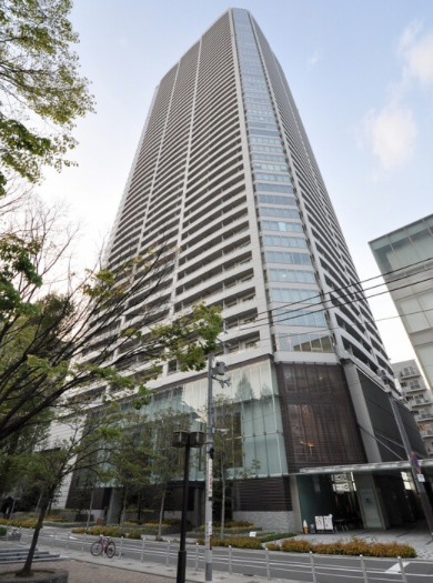 大阪ひびきの街ザ・サンクタスタワーの外観