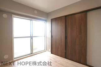 【洋室】 | 立花グリーンハイツ1号棟 | バルコニーに面した洋室約4.6帖です♪建具をオープン委していただくとリビングからの広がる空間を確保できます！！