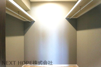 【収納】 | 立花グリーンハイツ1号棟 | 玄関横の洋室約4.4帖のウォークインクローゼットです♪たくさんのお洋服・小物が収納できます！！