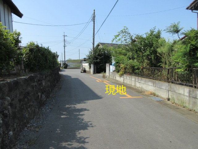 中古一戸建　熊谷市弁財138-1（リフォーム住宅）の前面道路含む現地写真