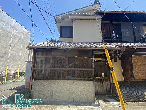 上・東西俵屋町 中古テラスハウスの外観