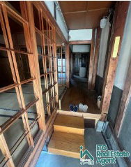 上・東西俵屋町 中古テラスハウスの玄関