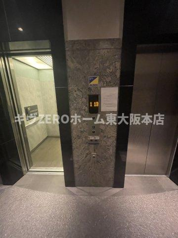 アーバンフラッツ瓦町のエントランス