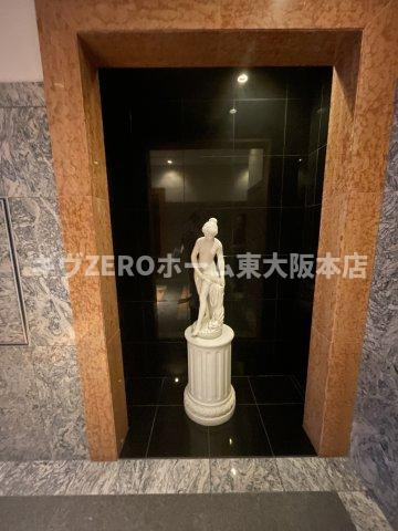 アーバンフラッツ瓦町のエントランス