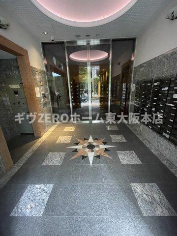 アーバンフラッツ瓦町のエントランス