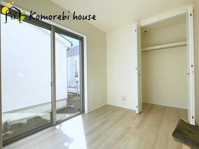 さいたま市北区吉野町二丁目191番14　新築一戸建て　ハートフルタウン　Aの洋室|朝日がやさしく差し込み、読書も在宅ワークも心地よくこなせる明るい洋室。生活リズムに寄り添い、使い方に合わせて表情を変えてくれる一部屋です。