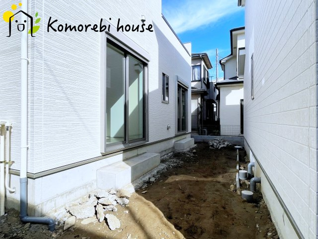 さいたま市北区吉野町二丁目191番14　新築一戸建て　ハートフルタウン　Aの庭|落ち着いた表情が心地よいお庭。休日にはお子様とボール遊び、平日は洗濯物を干しながらほっと一息つける、家族の憩いのスペースです。