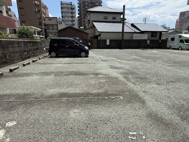 イーストハイツ高崎の駐車場