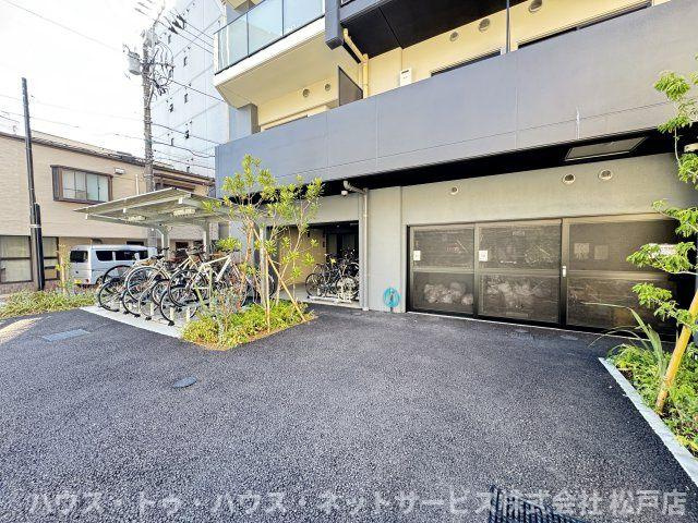 S-RESIDENCE松戸Iriseの駐車場