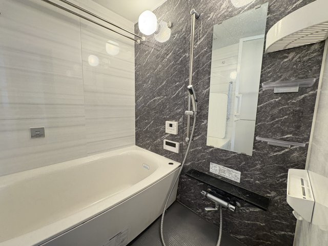 プレサンスロジェ明石本町の浴室