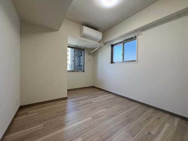 プレサンスロジェ明石本町の洋室