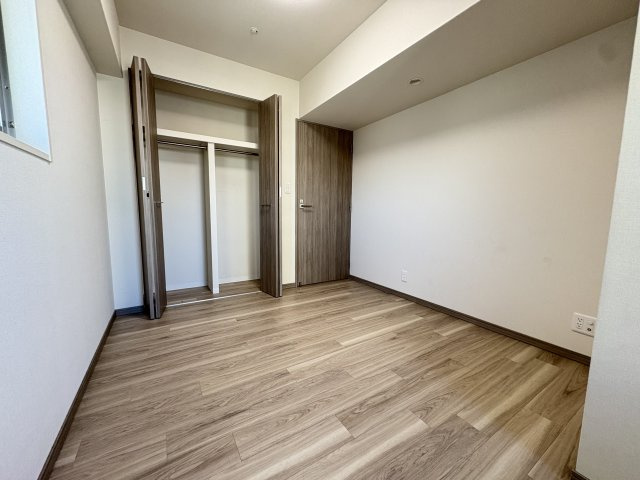 プレサンスロジェ明石本町の洋室