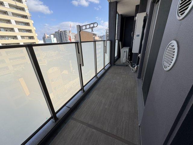 プレサンスロジェ明石本町のバルコニー