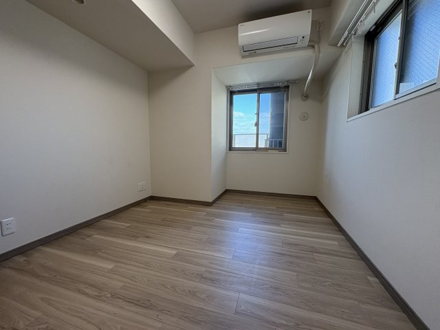 プレサンスロジェ明石本町の洋室