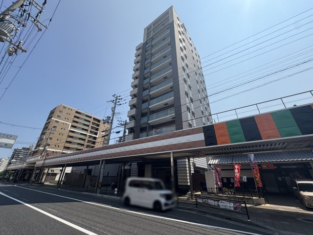 プレサンスロジェ明石本町の外観