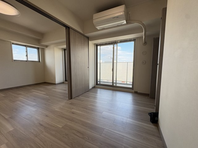 プレサンスロジェ明石本町の洋室