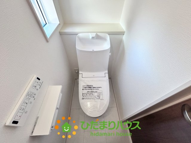 ワイウッドコート加須市南篠崎第３期　新築一戸建て　02のトイレ